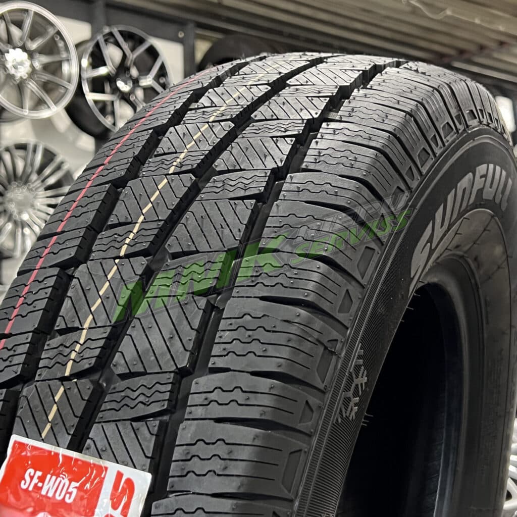 215/75R16 116 R Sunfull SF-W05 3PMSF