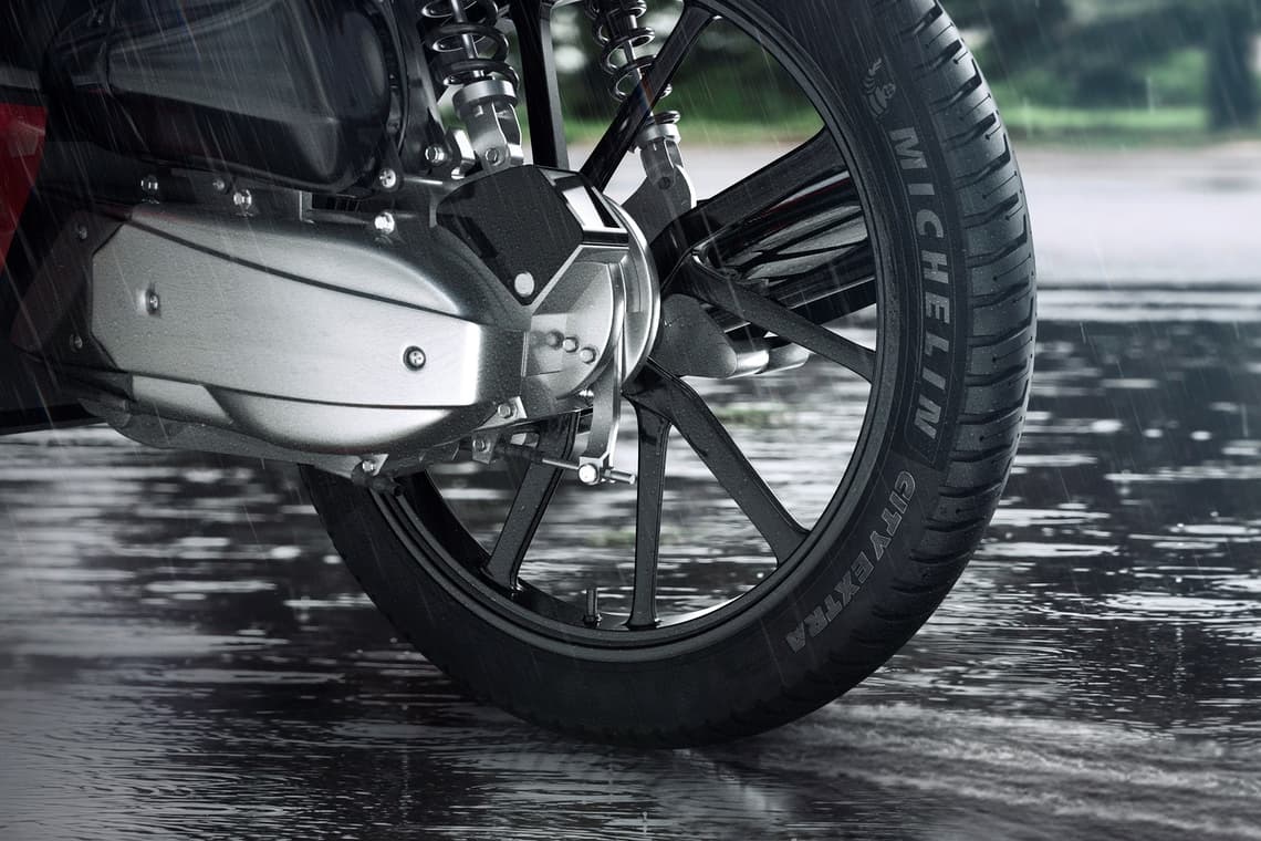 50/100-17 30 P Michelin City Extra (TT)